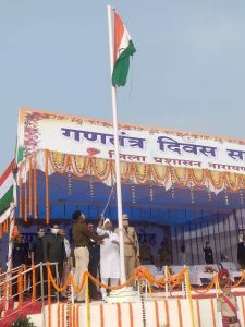 नारायणपुर : जिले में लोक स्वास्थ्य मंत्री श्री गुरू रूद्र कुमार ने किया ध्वजारोहण सांस्कृतिक कार्यक्रम