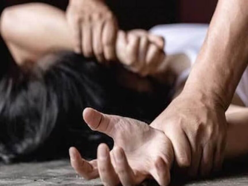 CG CRIME: सुनसान इलाके में प्रेमिका ने किया संबंध बनाने से इंकार, तो प्रेमी ने मारपीट कर किया दुष्कर्म, फिर जो किया जानकर हो जाएंगे हैरान CG CRIME: सुनसान इलाके में प्रेमिका ने किया संबंध बनाने से इंकार, तो प्रेमी ने मारपीट कर किया दुष्कर्म, फिर जो किया जानकर हो जाएंगे हैरान