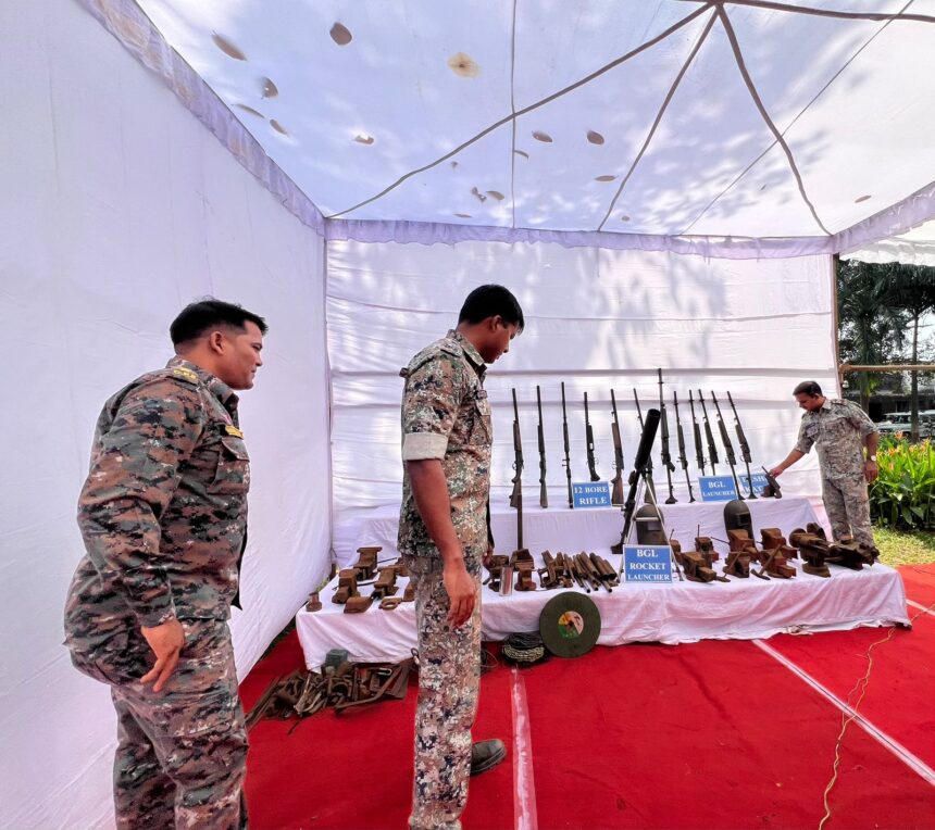 CG Breaking : नक्सलियों के हथियार फैक्ट्री पर छापा, BGL समेत भारी मात्रा में हथियार बरामद CG Breaking : नक्सलियों के हथियार फैक्ट्री पर छापा, BGL समेत भारी मात्रा में हथियार बरामद