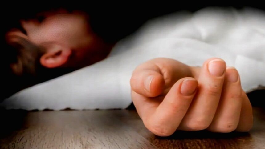 CRIME NEWS : भाई ने अपने ही भाई के साथ बनाए अप्राकृतिक संबंध, फिर हत्या कर फंदे से लटकाया CRIME NEWS : भाई ने अपने ही भाई के साथ बनाए अप्राकृतिक संबंध, फिर हत्या कर फंदे से लटकाया