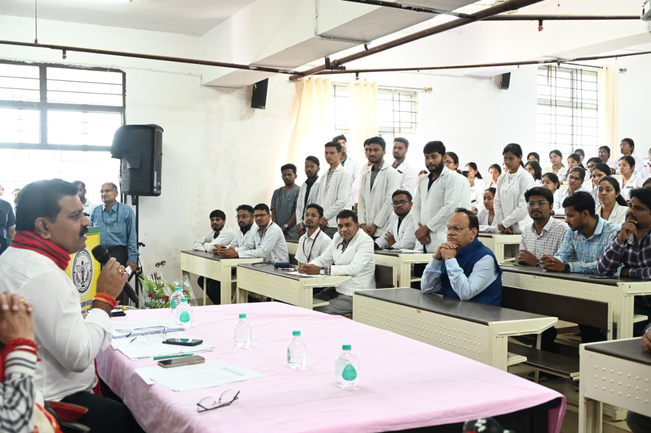 चिकित्सकों के लिए मानव स्वास्थ्य सेवा से बढ़कर, कोई खुशी और आनंद नहीं – उप मुख्यमंत्री विजय शर्मा चिकित्सकों के लिए मानव स्वास्थ्य सेवा से बढ़कर, कोई खुशी और आनंद नहीं – उप मुख्यमंत्री विजय शर्मा