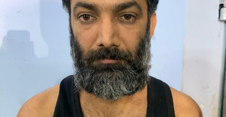 162 दिनों से फरार हिस्ट्रीशीटर वीरेंद्र तोमर गिरफ्तार, रायपुर लेकर पहुंची पुलिस, विशेष न्यायालय में करेगी पेश 162 दिनों से फरार हिस्ट्रीशीटर वीरेंद्र तोमर गिरफ्तार, रायपुर लेकर पहुंची पुलिस, विशेष न्यायालय में करेगी पेश