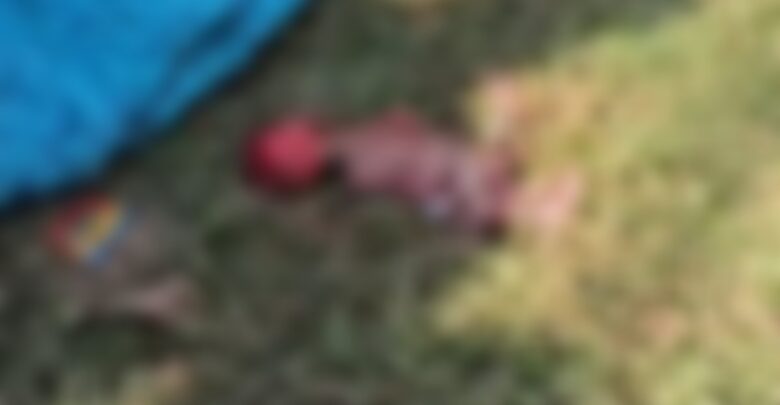 मानवता हुई शर्मसार, सड़क किनारे लावारिस हालत में मिला नवजात शिशु का शव, इलाके में फैली सनसनी मानवता हुई शर्मसार, सड़क किनारे लावारिस हालत में मिला नवजात शिशु का शव, इलाके में फैली सनसनी