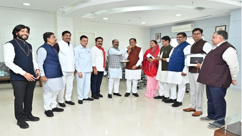 एकात्म परिसर में आतिशबाज़ी, बिहार चुनाव में NDA की जीत का जश्न, राजीव भवन में सन्नाटा… एकात्म परिसर में आतिशबाज़ी, बिहार चुनाव में NDA की जीत का जश्न, राजीव भवन में सन्नाटा…