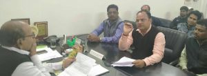  शिक्षक संवर्ग की समस्याओं को लेकर टीचर्स एसोसिएशन के प्रतिनिधि मंडल डीईओ से मिला 