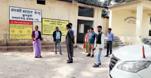  मतदान केन्द्रों का मुआयना किया प्रेक्षक