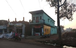  व्यस्त मार्ग से शराब दुकान हटाए जाने के ग्रामीणों ने की है मांग