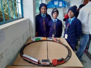  शिक्षा में बदलाव की पहल हो रही साकार, बस्तामुक्त विद्यालय रुनियाडीह के 03 छात्रों नें  दिखाई प्रतिभा