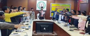  कलेक्ट्रेट कार्यालय में नैतिक मतदान करने ली गई शपथ