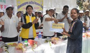  विकासखण्ड स्तरीय मैराथन दौड़ प्रतियोगिता का आयोजन, विजेताओं को प्रशस्ति पत्र एवं नगद राशि से किया गया पुरस्कृत