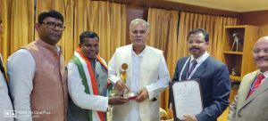 रायपुर : उद्योग के क्षेत्र में उत्कृष्ट कार्य करने वाले राज्यों में छत्तीसगढ़ दूसरे नम्बर पर, मंत्री कवासी लखमा को केंद्रीय मंत्री नितिन गड़करी ने दिया अवार्ड