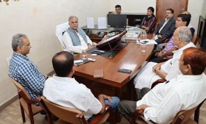 दिल्ली से लौटते ही मुख्यमंत्री भूपेश बघेल ने कोरोना के संबंध में ली आपात बैठक