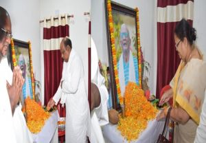  सूरजपुर : शोक व्यक्त करने पार्वतीपुर पहुंचे राज्य सरकार के कैबिनेट मंत्रीगण और विधायक