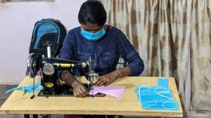  जिले के अंदर ही महिला ग्राम संगठन निर्मित कर रहा फेस मास्क