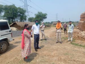 कोरोना से लड़ने की महाजंग में ग्रामीण अमले की पहल से दूर हो रही जरूरतमंदों की परेशानी,
