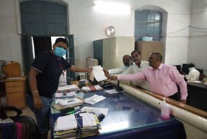 दुर्ग *मनवा कुर्मी क्षत्रिय समाज  ने दी एक लाख रुपये की सहयोग राशि*