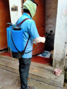 निगम भिलाई के विभिन्न क्षेत्रों में युद्ध स्तर पर किया जा रहा है सैनिटाइजिंग का कार्य