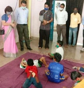 न्यायाधीश श्रीमती देवांगन ने किया बालगृह का निरीक्षण