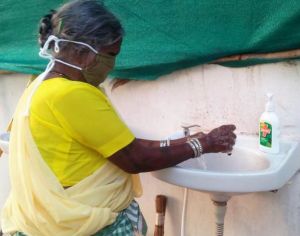 कोरोना संक्रमण से बचाव के लिए वृद्धाश्रमों में विशेष देखभाल