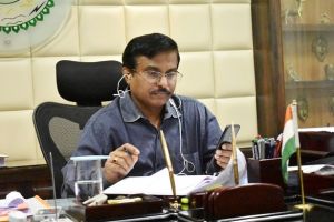 जशपुरनगर : क्वारेंटाईन सेंटर में मरीजों के रिपोर्ट आने के बाद ही उन्हें छोड़े-कलेक्टर