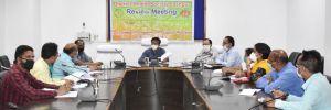  जशपुरनगर : कलेक्टर ने स्वास्थ्य विभाग के अधिकारियों की बैठक ली