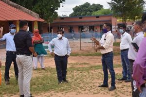 जशपुरनगर : विधायक कुनकुरी और कलेक्टर ने कवारेंटाईन सेंटर रायकेरा किया निरीक्षण