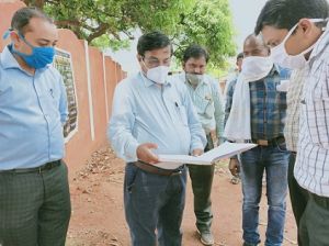 कलेक्टर और एसपीने क्वारेंटाईन सेंटर और मनोरा तहसील का किया आकस्मिक निरीक्षण