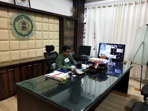  जशपुरनगर : कलेक्टर ने आईसोलेषन वार्ड के व्यवस्था के संबंध में अधिकारियों से ली जानकारी