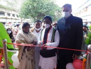 कोरिया : स्वतंत्रता दिवस के अवसर पर संसदीय सचिव श्री राजवाड़े ने किया गढ़कलेवा का शुभारंभ