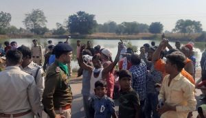  महासमुंद : सरकड़ा सहकारी समिति में विवाद के चलते धान नही बेच पा रहे हैं किसान 