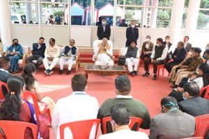 कोरिया : ’मुख्यमंत्री श्री भूपेश बघेल ने की कोरिया जिला मुख्यालय बैकुण्ठपुर स्थित विश्राम गृह में अधिकारियों कर्मचारियों से मुलाकात’