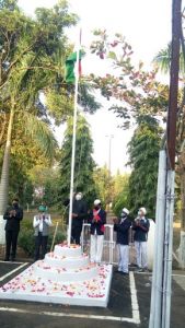 कोरिया : जिला कार्यालय में कलेक्टर श्री राठौर ने किया ध्वजारोहण