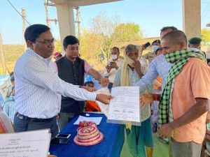 महासमुन्द :  कलेक्टर श्री डोमन सिंह ने राष्ट्रपति के दत्तक पुत्रों से मुलाकात कर कुशलक्षेम पूछा