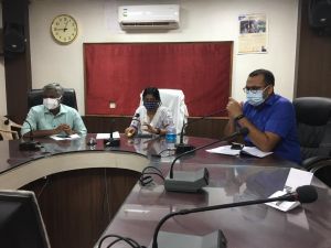 संक्रमण को रोकने मास्क लगाएं, सोशल डिस्टेंसिंग का पालन करें एवं 45 वर्ष से अधिक के सभी लोग कोरोना टीका लगवाएं: प्रभारी मंत्री डाॅ. टेकाम