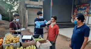 महासमुंद कलेक्टर के निर्देश पर नगरीय क्षेत्रों में सब्जी, फल, दूध, दवा, वाहन चालक, किराना विक्रेताओं का किया गया एंटीजन टेस्ट  संक्रमण से बचाव के लिए अधिक से अधिक लोगों का कराएं कोविड-19 टेस्ट