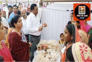 महासमुंद : बिहान बाजार में दिदीयों के द्वारा उत्पादित सामाग्री लेने के लिए लोगों में काफी उत्साह