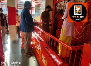 महासमुंद :  कलेक्टर श्री सिंह ने चण्डी माता और खल्लारी माता के दर्शन किये और पूजा अर्चना की