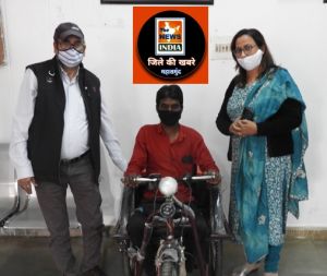 महासमुंद : दिव्यांग श्री द्वारिका प्रसाद टांडे को मिला मोटराईज्ड ट्रायसायकल