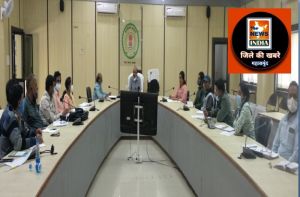 महासमुंद : जिला पंचायत के सीईओ ने पशु चिकित्सा विभाग के मैदानी अमलों की ली बैठक