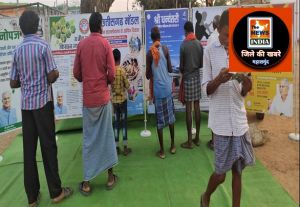 महासमुंद : सोनासिल्ली में लगी जनसम्पर्क की छायाचित्र प्रदर्शनी