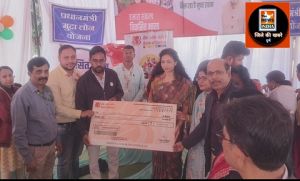  शीतल वर्मा ने लगाए गये स्टॉलों का किया निरीक्षण