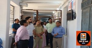  सामान्य प्रेक्षक श्री पगारे ने स्ट्रांगरूम सहित विभिन्न मतदान केंद्रों का किया निरीक्षण