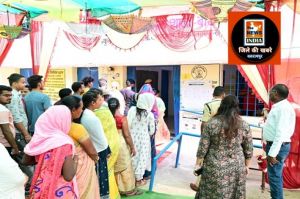  कलेक्टर, वरिष्ठ पुलिस अधीक्षक व जिला पंचायत सीईओ ने किया मतदान केन्द्रों का निरीक्षण