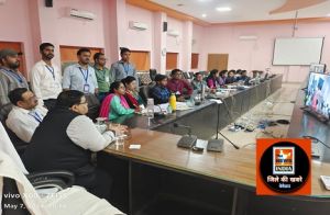  वेबकास्टिंग कंट्रोल रूम से ज़िले के 375 मतदान केंद्रों पर रखी जा रही पैनी नज़र 