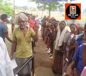  मतदाताओं की भागीदारी से 80.89 प्रतिशत मत के साथ राज्य में तीसरे एवं संसदीय निर्वाचन क्षेत्र सरगुजा में पहले स्थान पर दर्ज हुआ मतदान