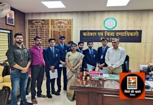  नवोदय विद्यालय के 10वीं एवं 12वीं के मेधावी छात्रों को कलेक्टर ने किया सम्मानित