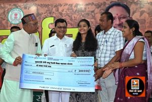 मुख्यमंत्री नोनी बाबू मेधावी शिक्षा सहायता योजना अंतर्गत