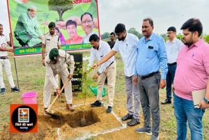 प्रधान मुख्य वनसंरक्षक एवं वन बल प्रमुख छत्तीसगढ़ ने वनमंडल बलरामपुर में किया भ्रमण