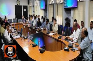 साप्ताहिक समय-सीमा की बैठक में जनकल्याणकारी योजनाओं की समीक्षा