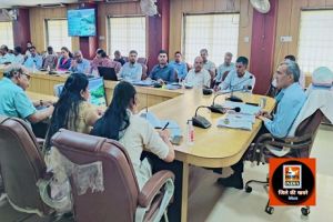 कलेक्टर ने समय सीमा की बैठक में विभागीय योजनाओं के क्रियान्वयन और अन्य गतिविधियों की समीक्षा की